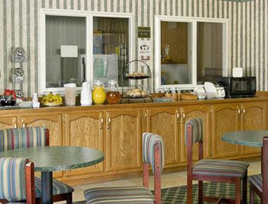 Super 8 By Wyndham Hotel